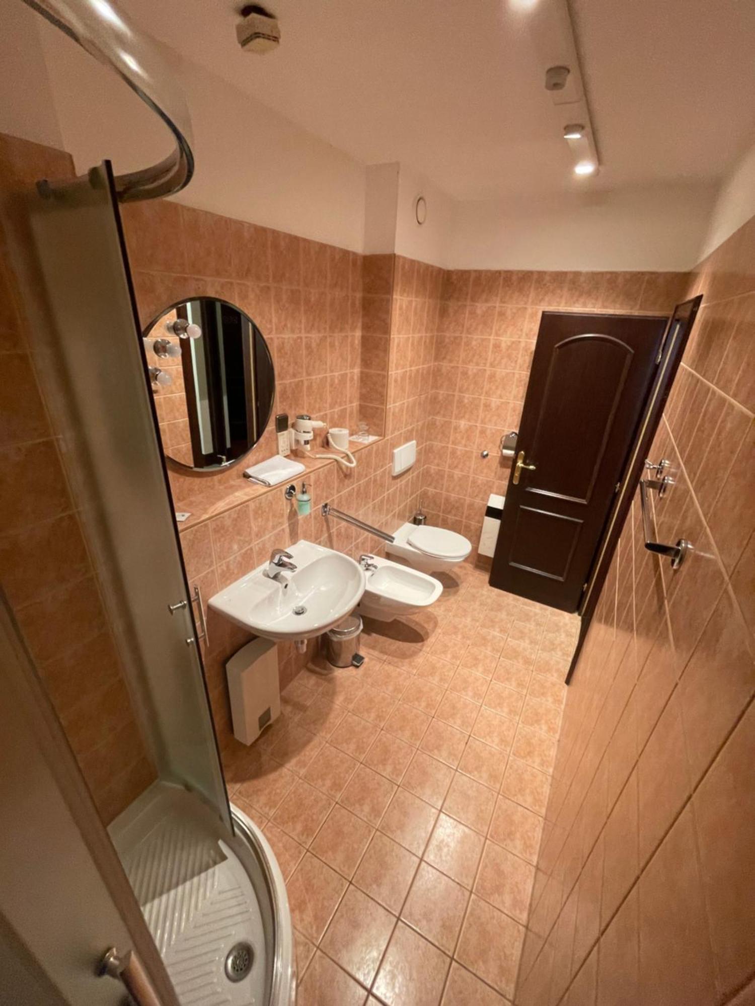 צסקא טרבובה Hotel Bravo מראה חיצוני תמונה