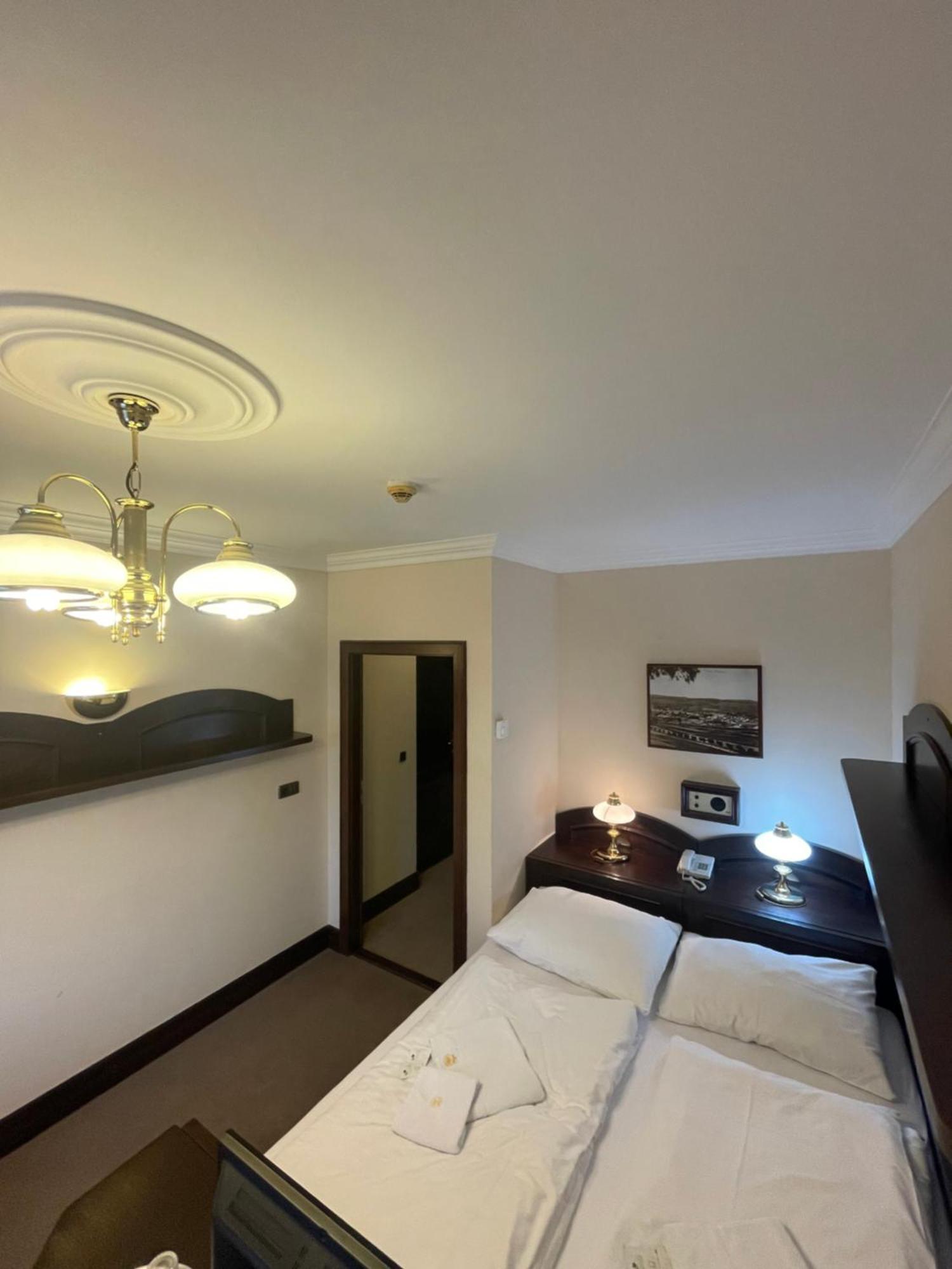 צסקא טרבובה Hotel Bravo מראה חיצוני תמונה