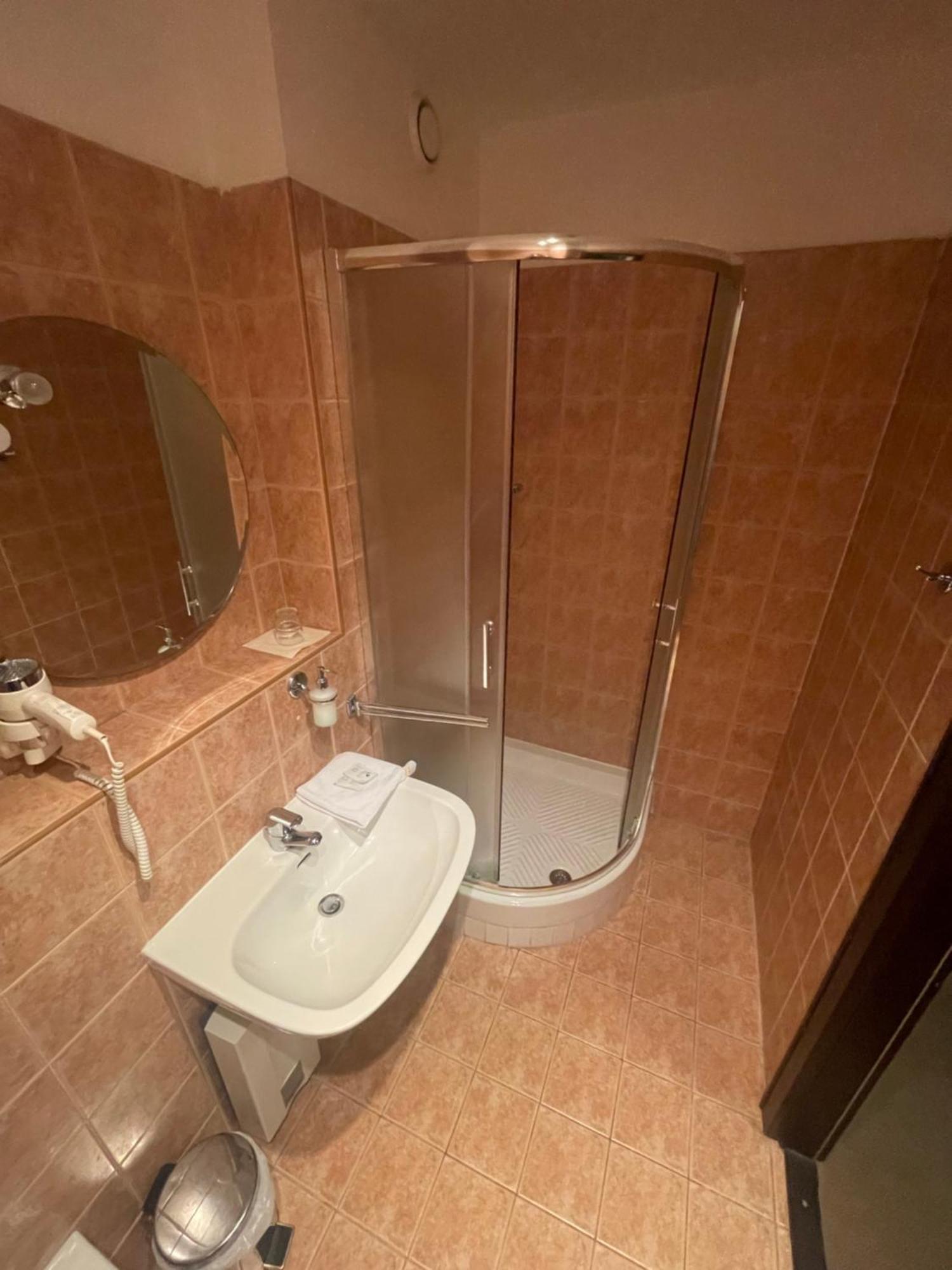 צסקא טרבובה Hotel Bravo מראה חיצוני תמונה